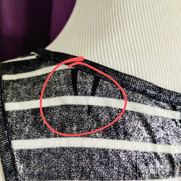 Guess Black & White silver metallic Tank Top high low style size S crew neck - Picture 7 of 9